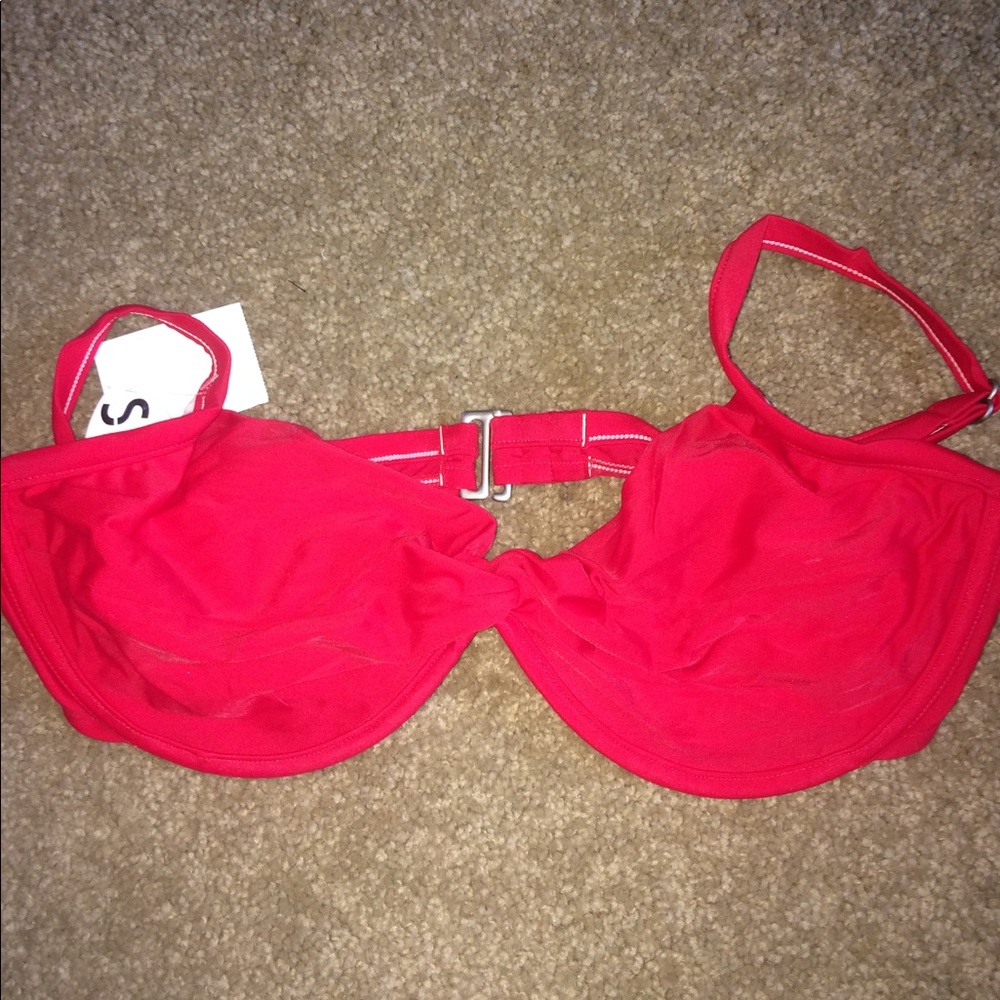 Twist front red bikini top
